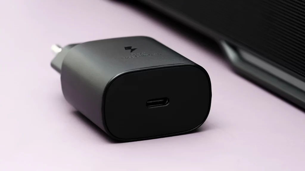 Củ sạc nhanh Type C Samsung 25W thiết kế nhỏ gọn