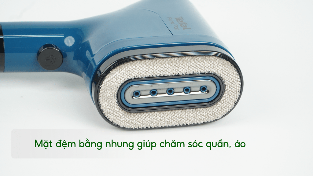 Bàn Ủi Hơi Nước Cầm Tay Tefal DT2020E1 70Ml Xanh Dương Mặt đệm bằng nhung giúp chăm sóc quần, áo