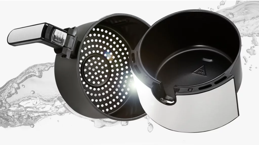 Dễ dàng vệ sinh và làm sạch với thiết kế khay tháo rời