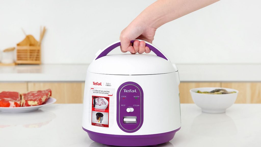 Nồi cơm cơ Tefal 0.7 Lit (RK224168) thiết kế nhỏ gọn, tiện lợi