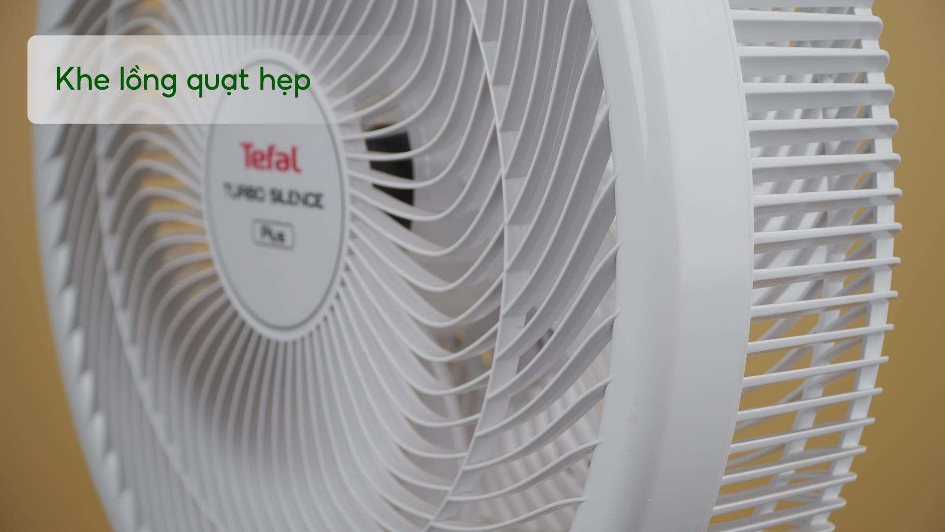Quạt Đứng Tefal VH689690 Khe lồng quạt hẹp