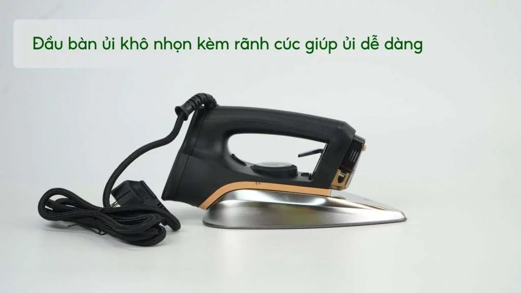 Bàn Ủi Khô Tích Hợp Bình Xịt Nước Tefal FS3120L0 Đầu bàn ủi khô nhọn kèm rãnh cúc giúp ủi dễ dàng