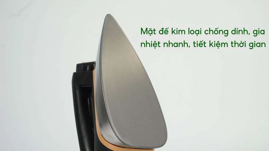 Bàn Ủi Khô Tích Hợp Bình Xịt Nước Tefal FS3120L0 Mặt đế kim loại chống dính, gia nhiệt nhanh, tiết kiệm thời gian