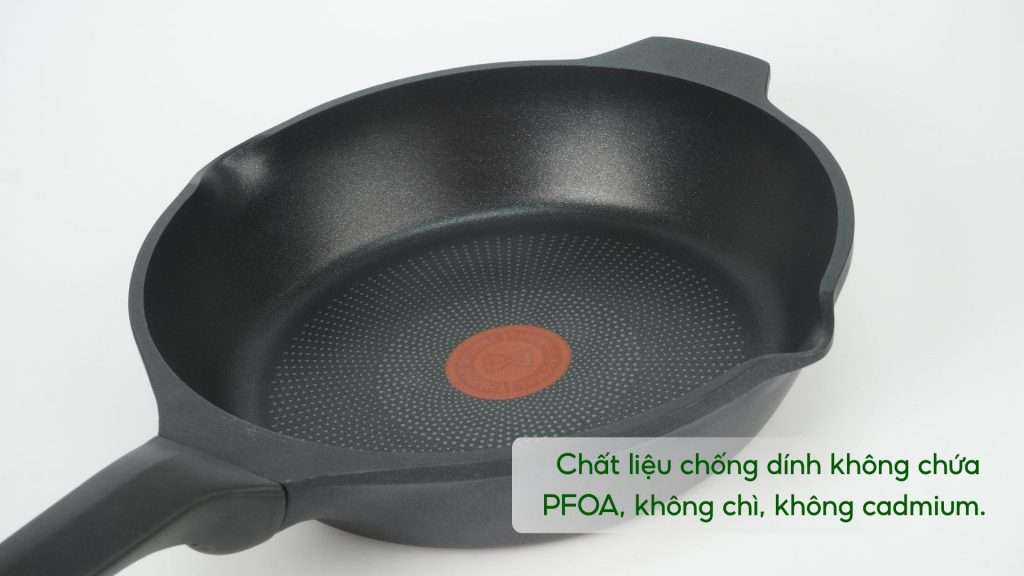 Chảo Đúc Cao Cấp Nướng, Chiên Tefal Robusto Có Miệng Rót 26Cm E2494044 Chất liệu chống dính