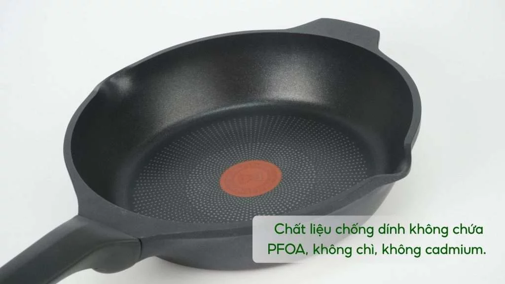 Chảo Đúc Cao Cấp Nướng, Chiên Tefal Robusto Có Miệng Rót 26Cm E2494044 Chất liệu chống dính