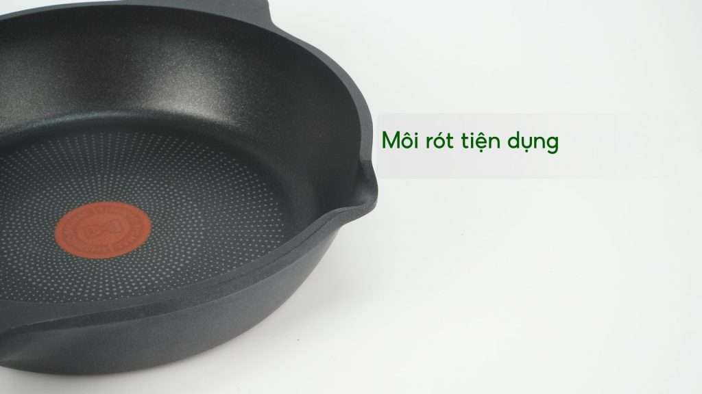 Chảo Đúc Cao Cấp Nướng, Chiên Tefal Robusto Có Miệng Rót 26Cm E2494044 Môi rót tiện dụng