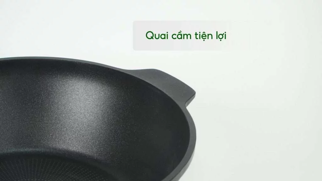 Chảo Đúc Cao Cấp Sâu Lồng Tefal Robusto Có Miệng Rót 28Cm E2491944 Quai cầm tiện lợi