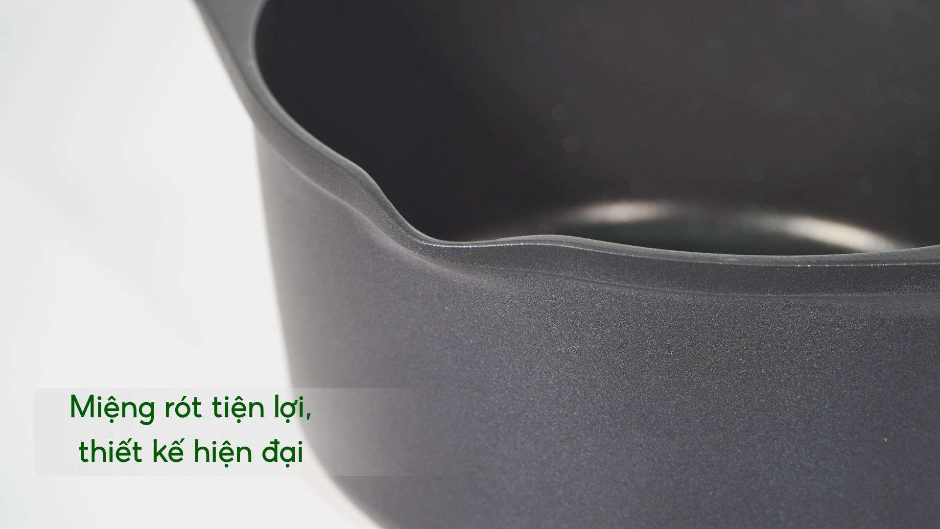 Nồi Đúc Cao Cấp Tefal Robusto Có Miệng Rót 24Cm E2494644 Miệng rót tiện lợi, thiết kế hiện đại