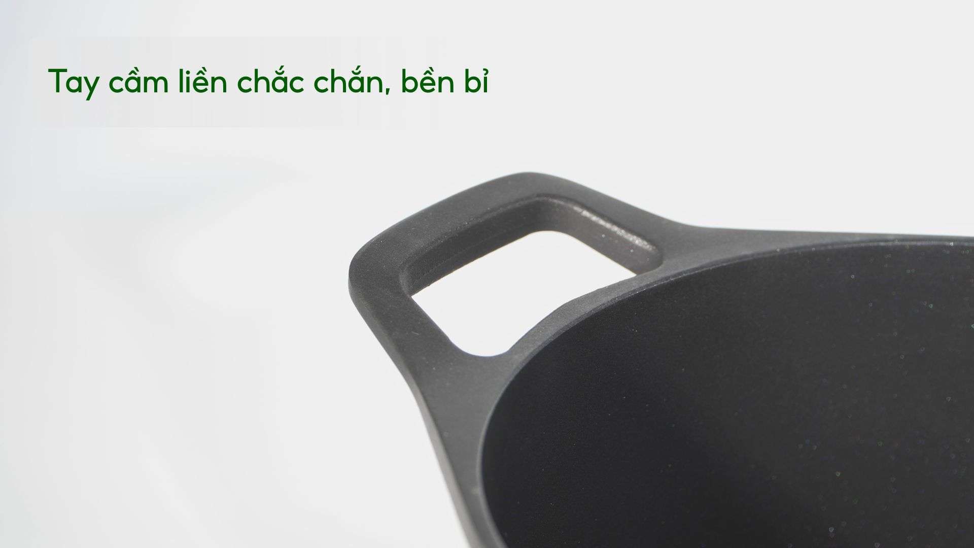 Nồi Đúc Cao Cấp Tefal Robusto Có Miệng Rót 24Cm E2494644 Tay cầm liền chắc chắn, bền bỉ