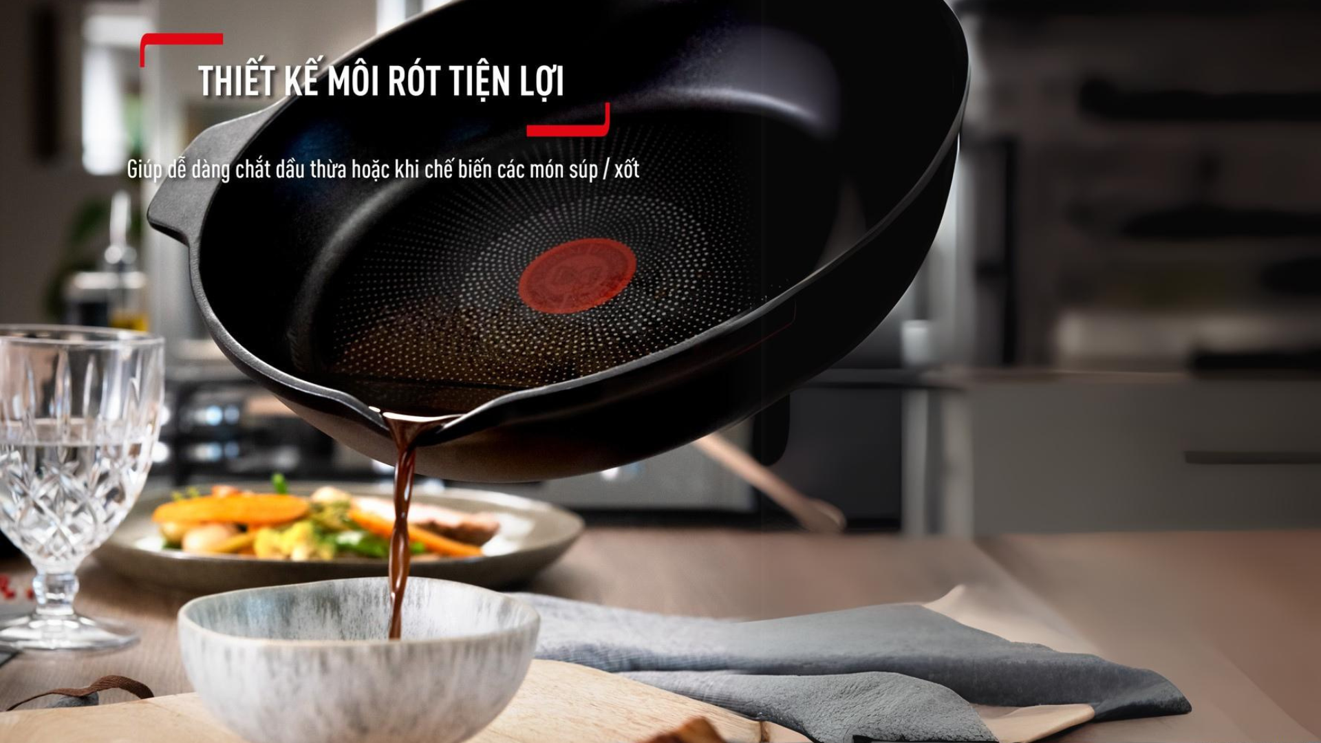 Chảo Đúc Sâu Lồng Tefal Robusto Thiết Kế Miệng Rót Tiện Lợi