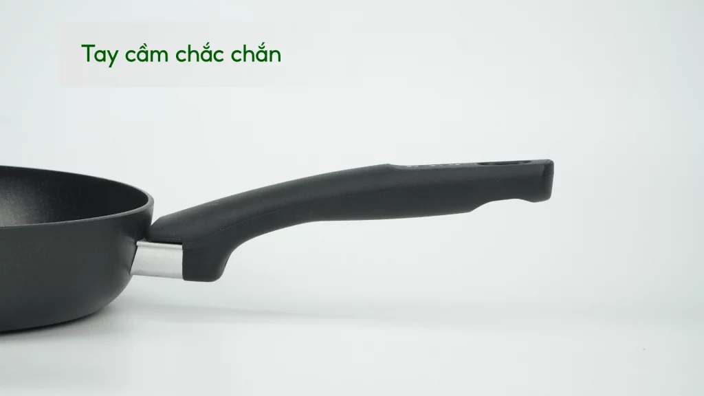 Chảo Chiên Tefal Ultimate 28Cm G2680622 Tay cầm chắc chắn