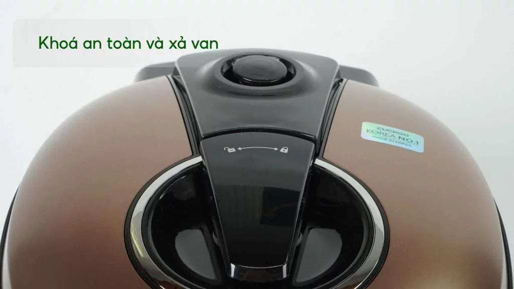 Nồi Cơm Áp Suất Cao Tầng Cuckoo (CRP-HWF1000F_ Khoá an toàn và xả van