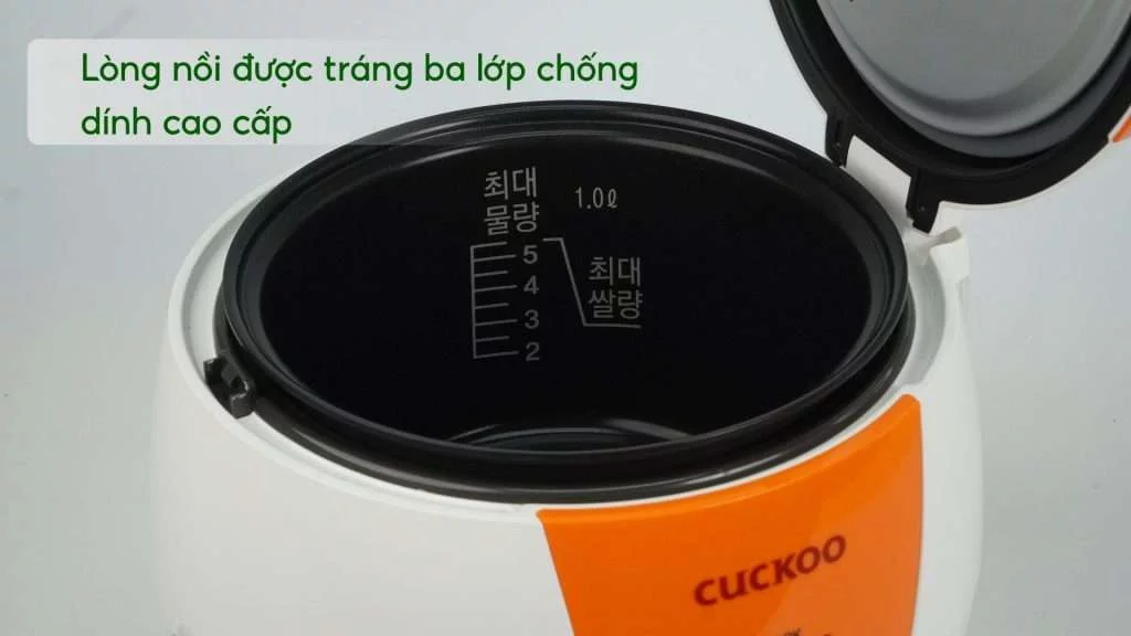 Nồi Cơm Điện Áp Suất CUCKOO CR0661 Lòng nồi được tráng ba lớp chống dính cao cấp