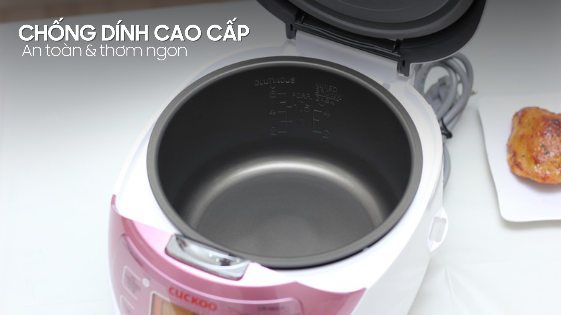 Nồi cơm Cuckoo CR-0631F có lòng nồi chống dính cao cấp đảm bảo an toàn