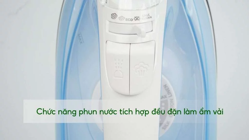 Bàn ủi hơi nước Philips GC1740_20_Xanh dương nhạt Chức năng phun nước tích hợp đều đặn làm ẩm vải
