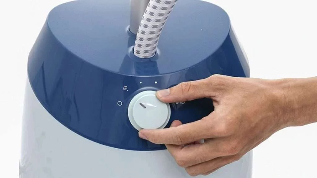 Bàn ủi hơi nước đứng Philips GC518 - Núm vặn chỉnh nhiệt độ tiện lợi