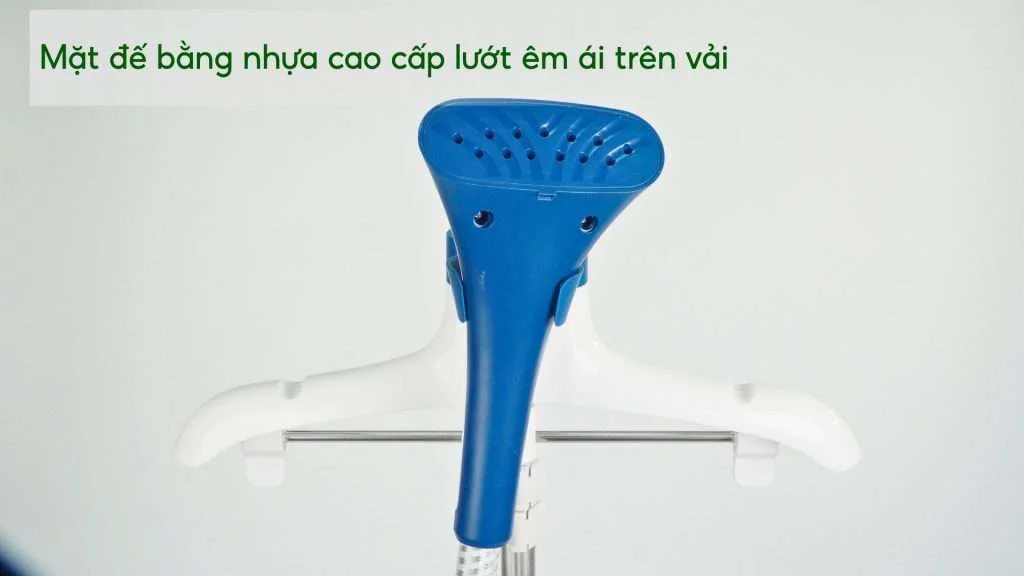 Bàn ủi hơi nước đứng Philips GC518_29_Xanh ngọc Mặt đế bằng nhựa cao cấp lướt êm ái trên vải