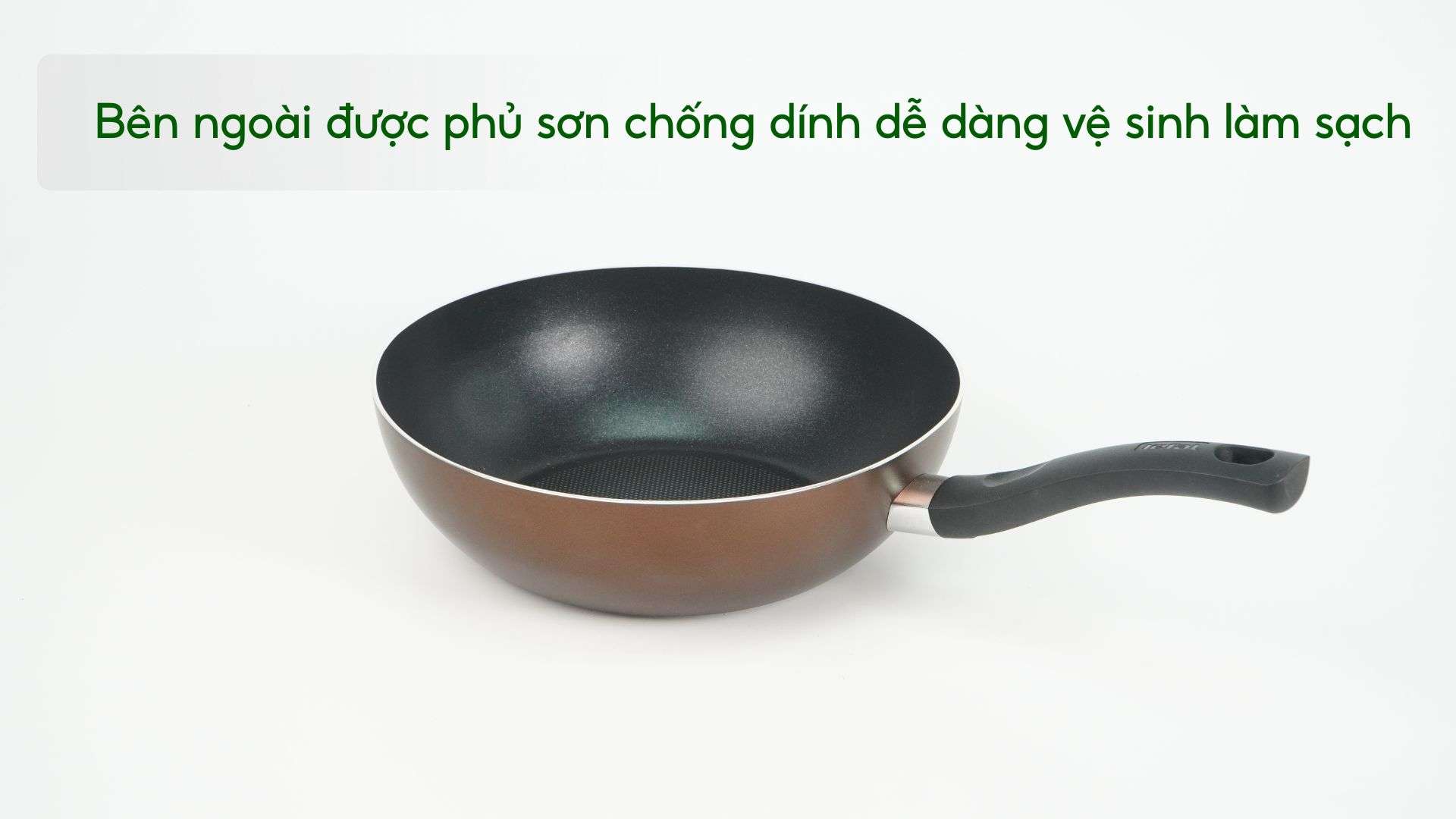 Chảo sâu lồng Tefal Day By Day 24cm G1436405 Bên ngoài được phủ sơn chống dính dễ dàng vệ sinh làm sạch