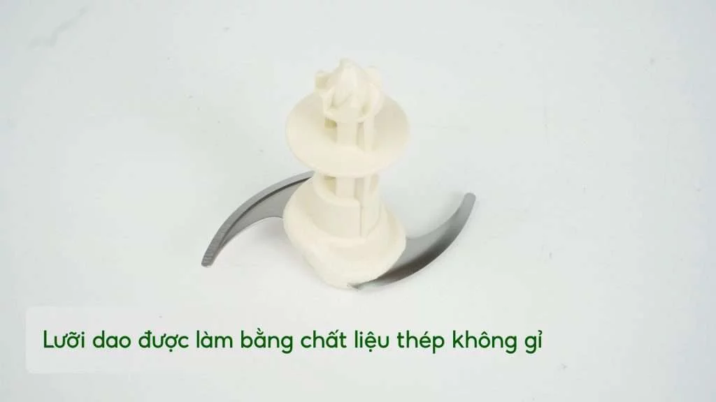 Máy xay thịt PHILIPS HR1393_00_Trắng Lưỡi dao được làm bằng chất liệu thép không gỉ