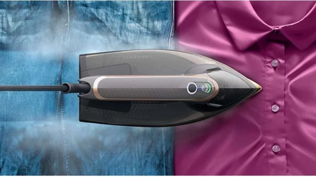 Bàn ủi hơi nước Philips DST8041_80 - Mặt đế trượt nhanh, dễ ủi