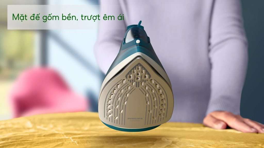 Mặt đế gốm bền bỉ, trượt êm ái Bàn ủi hơi nước Philips DST2030_90