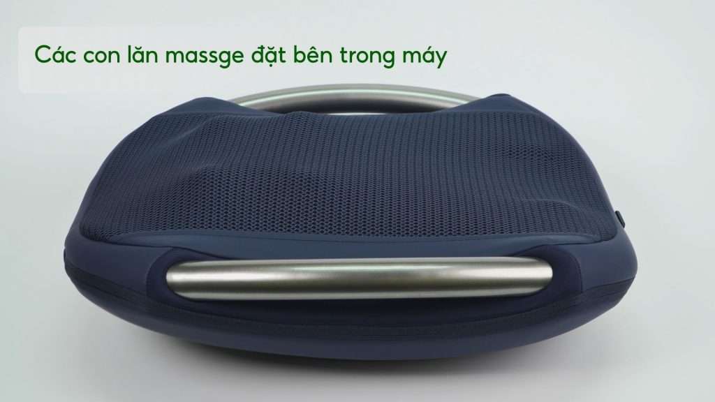 Máy massage lưng Philips PPM4501 Các con lăn massge đặt bên trong máy