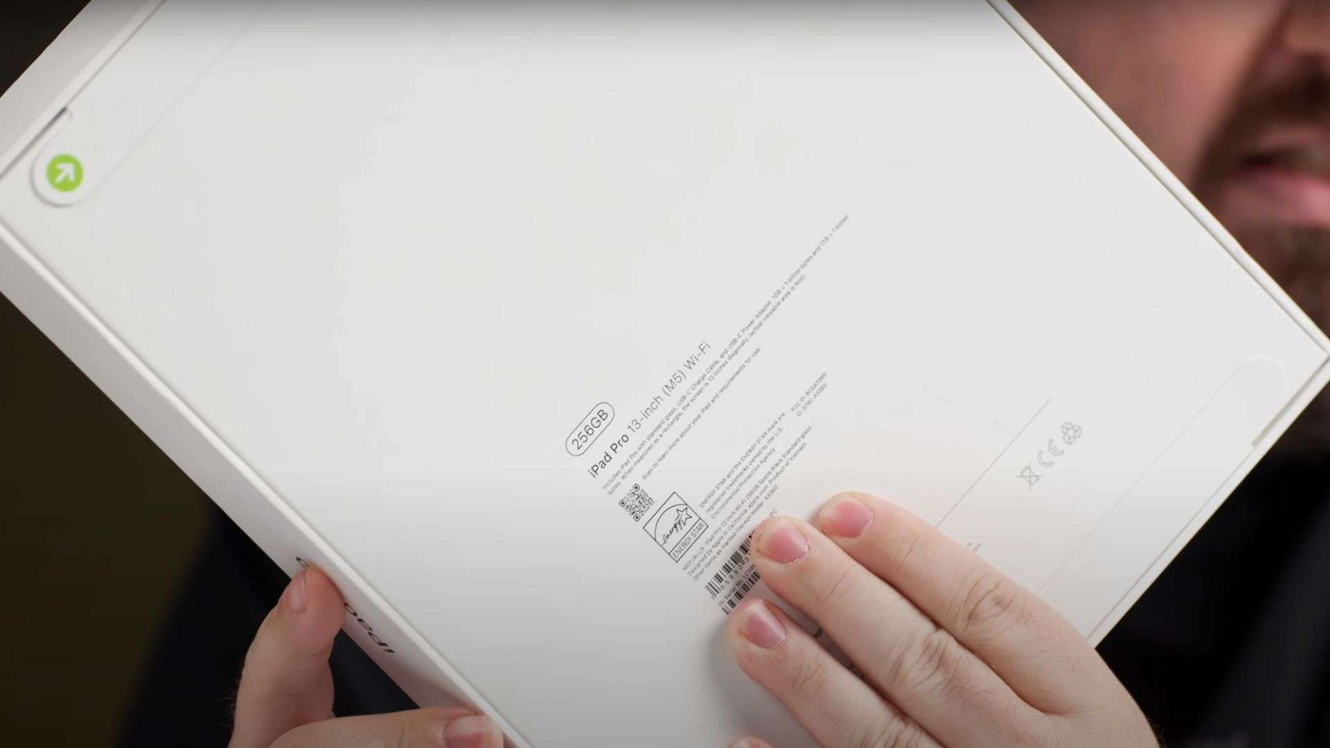 Vỏ hộp iPad Pro M5 mỏng hơn